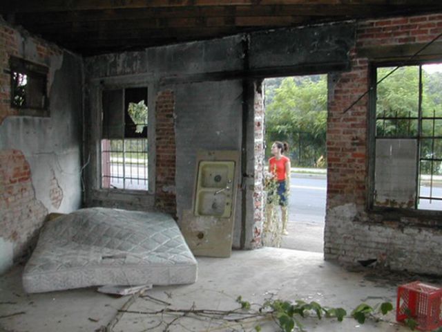 Stunning Transformation of a Decrepit Building