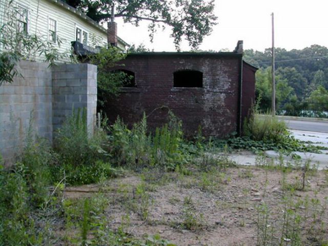 Stunning Transformation of a Decrepit Building