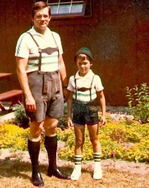 Painfully Awkward Family Vacation Photos