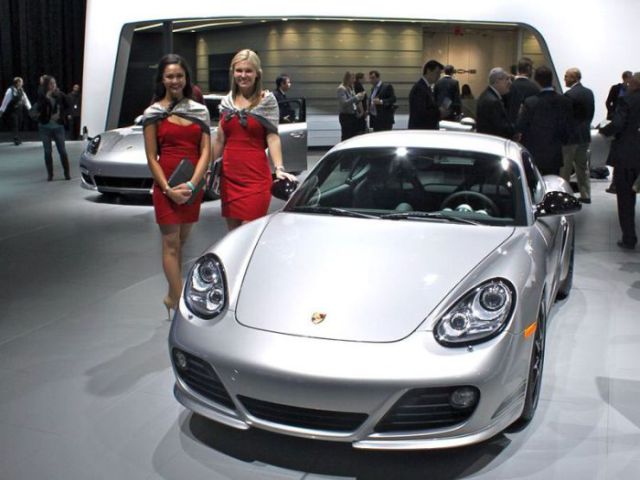 Detroit Auto Show Babes