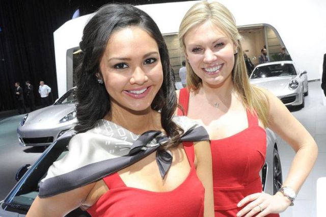 Detroit Auto Show Babes