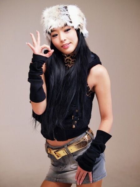 This Is How Asians Pose