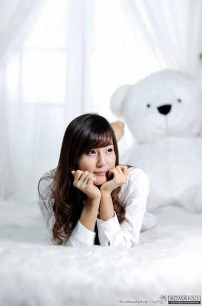 This Is How Asians Pose