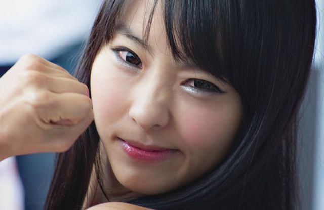 This Is How Asians Pose