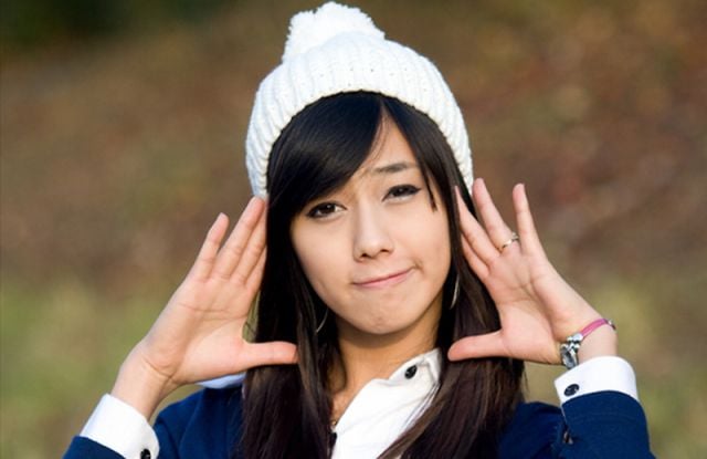 This Is How Asians Pose