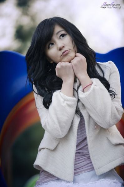 This Is How Asians Pose