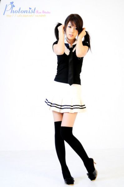 This Is How Asians Pose