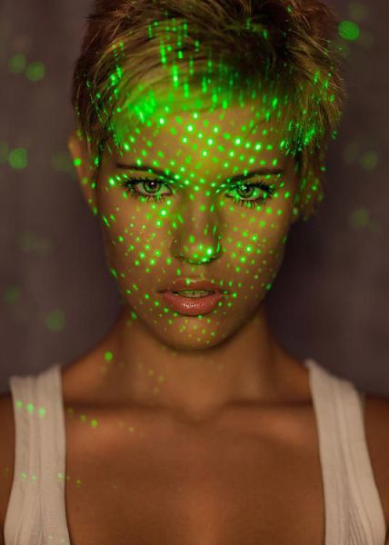 There Are Beautiful Girls Here