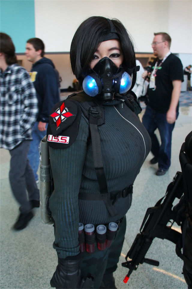 Supreme Cosplay Pics from the WonderCon 2012