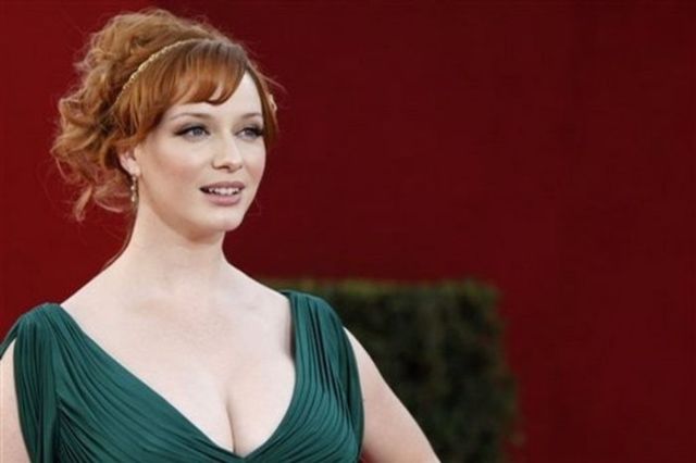 Christina Hendricks’ Mesmerizing Cleavage