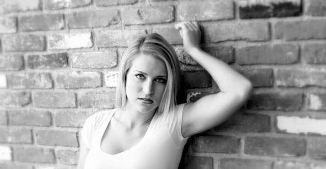 Golf Needs This Blonde Bombshell