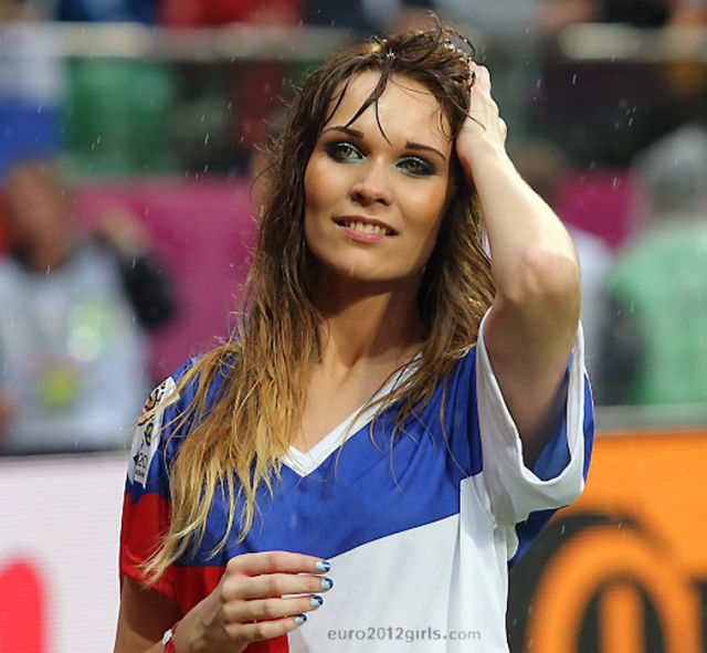 Euro 2012’s Gorgeous Female Fans