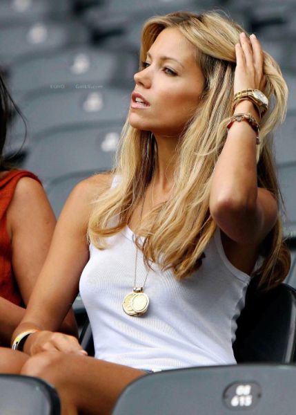 Euro 2012’s Gorgeous Female Fans