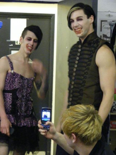 Weird “Glamorous Gore” Make-Up