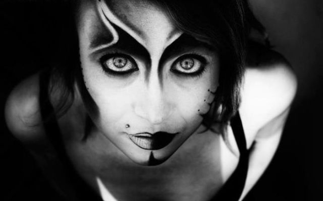 Weird “Glamorous Gore” Make-Up