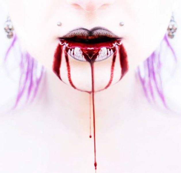 Weird “Glamorous Gore” Make-Up
