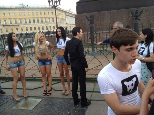 Seductive Girls Promote Russian Social Network