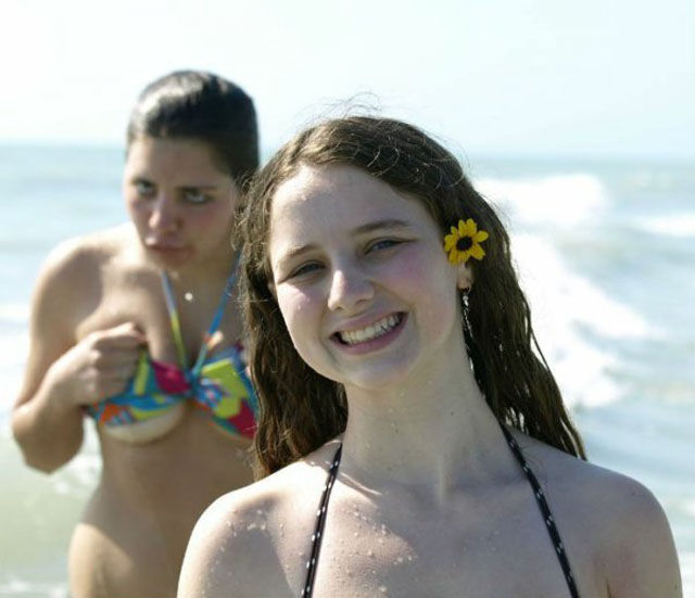 When Photos of Chicks In Bikinis Get Ruined