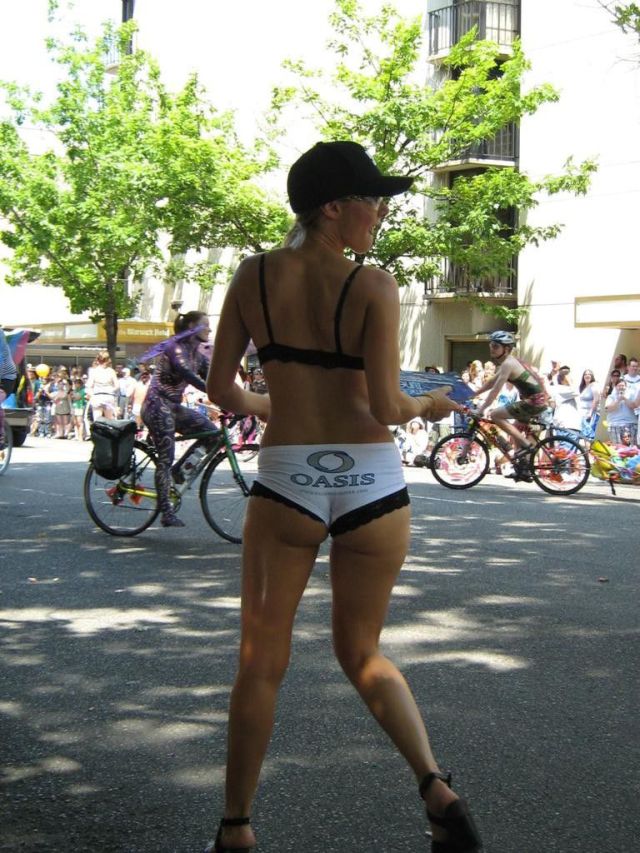Hot Girls You Meet on the Street