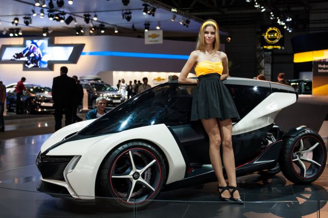 Girls of Moscow Car Show