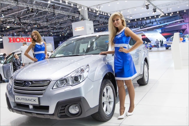 Girls of Moscow Car Show