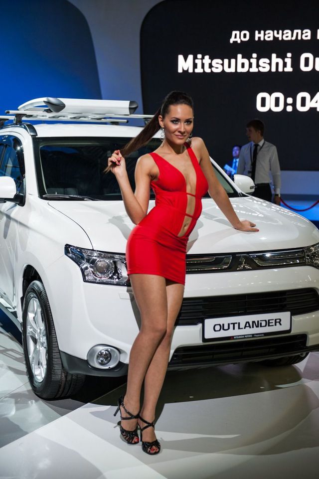 Girls of Moscow Car Show