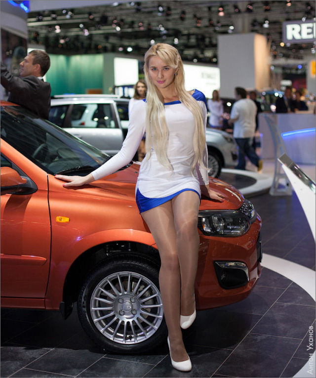Girls of Moscow Car Show