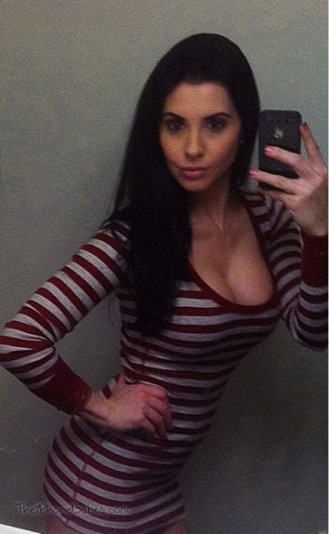 Sizzling Hot Self-Taken Mirror Pics