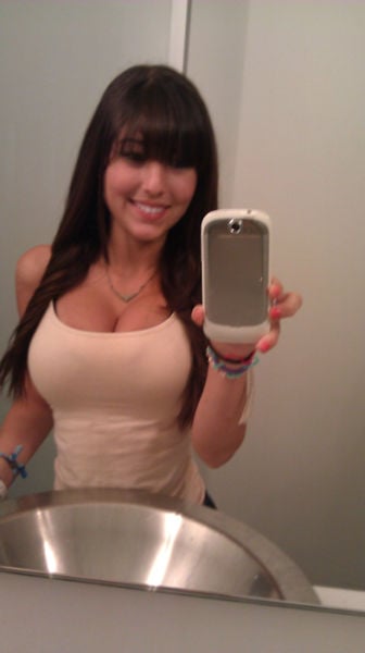 Sizzling Hot Self-Taken Mirror Pics