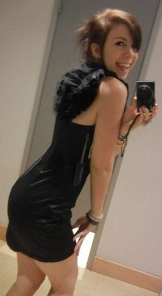 Sizzling Hot Self-Taken Mirror Pics