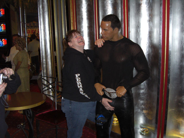 WTF Statue Pawing Pics