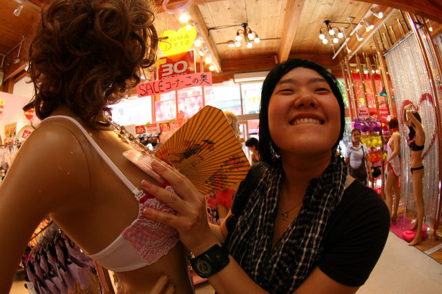 WTF Statue Pawing Pics