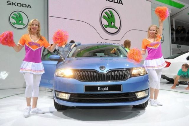 the lovely girls of the paris motor show 100 pics 3.html - 100 HD Photos | Premium Gallery 2012