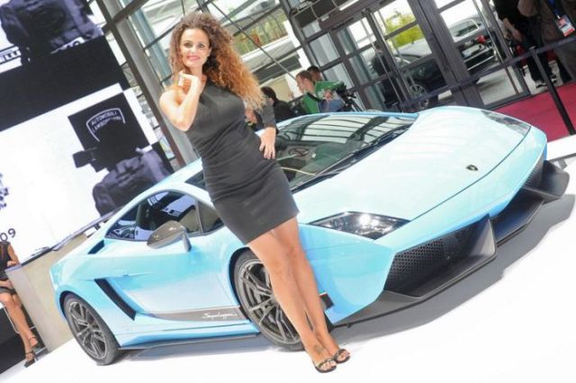 the lovely girls of the paris motor show 100 pics 3.html - 100 HD Photos | Premium Gallery 2012