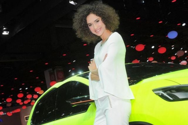 the lovely girls of the paris motor show 100 pics 3.html - 100 HD Photos | Premium Gallery 2012