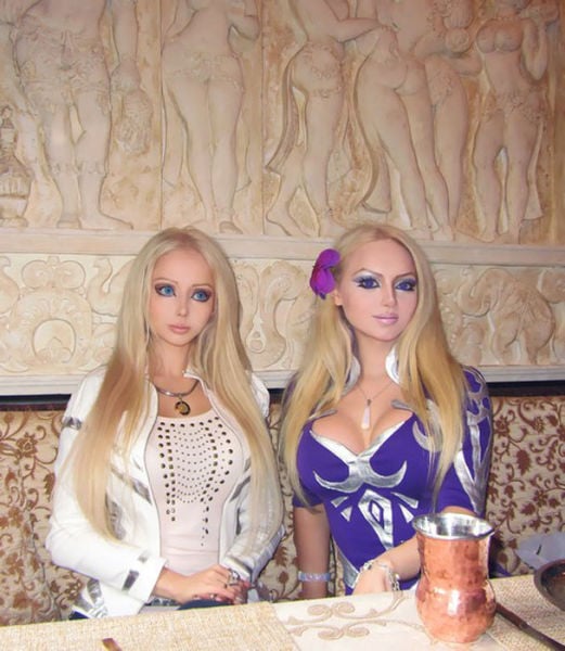 Human Dolls Appear Together