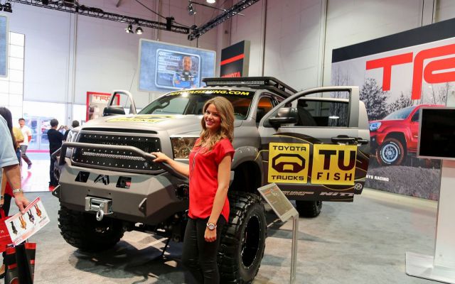 SEMA 2012 Show Girls