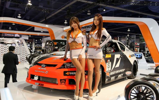 SEMA 2012 Show Girls