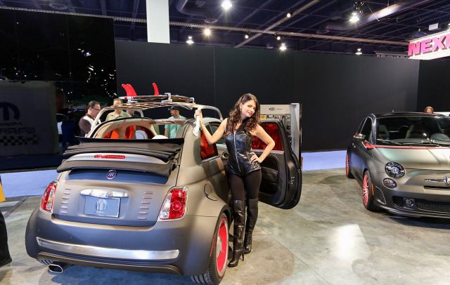 SEMA 2012 Show Girls