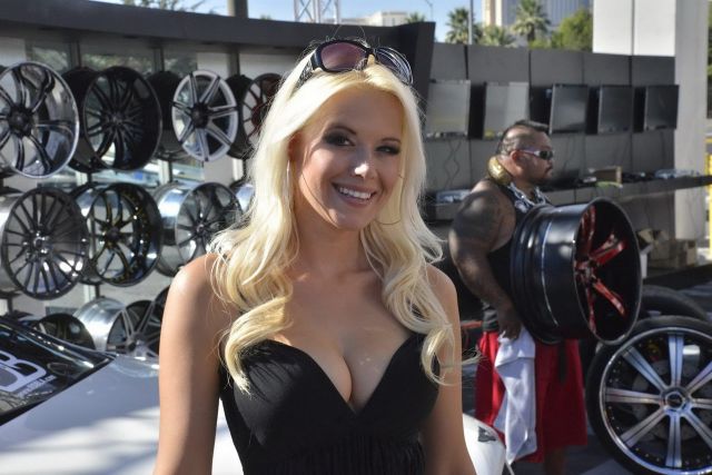 SEMA 2012 Show Girls