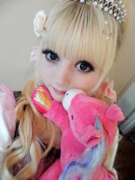 Creepy Girls Who Bring Dolls to Life!