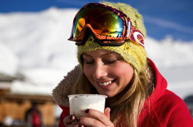 Keep Warm on the Slopes With These Ski Girls