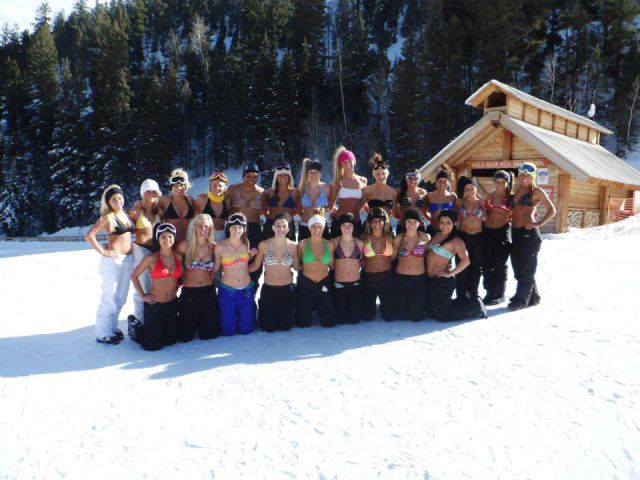 Keep Warm on the Slopes With These Ski Girls