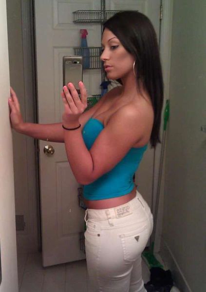 Her Booty Does Tricks