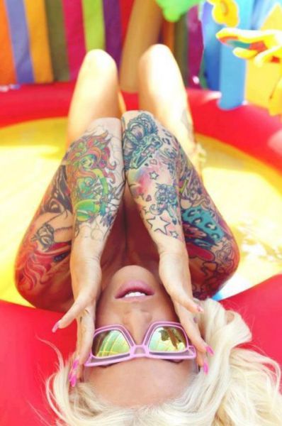 Men Who Go Crazy for Tattoos Will Love These Girls