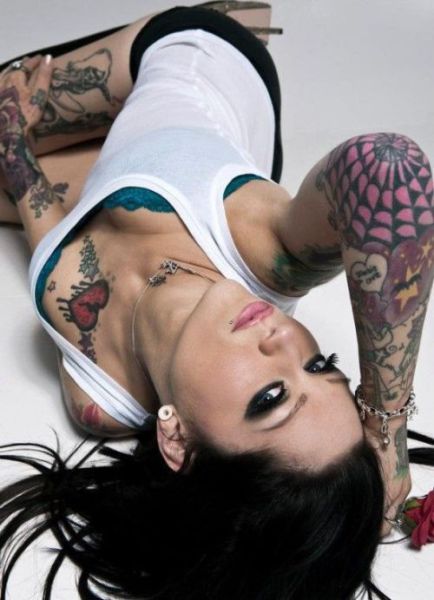 Men Who Go Crazy for Tattoos Will Love These Girls
