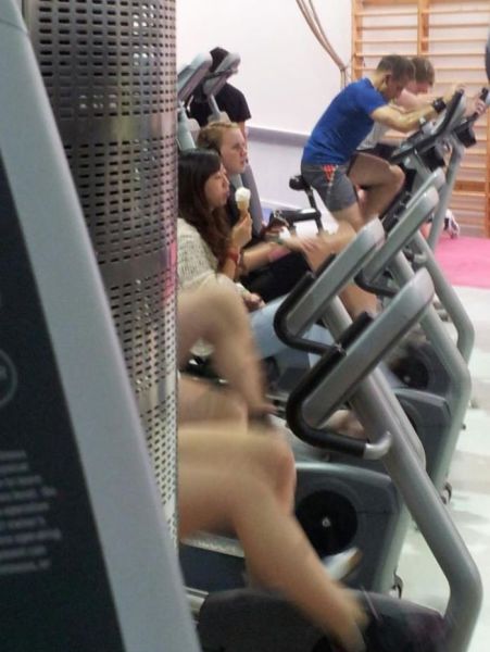 Hilarious Gym Moments Caught on Camera