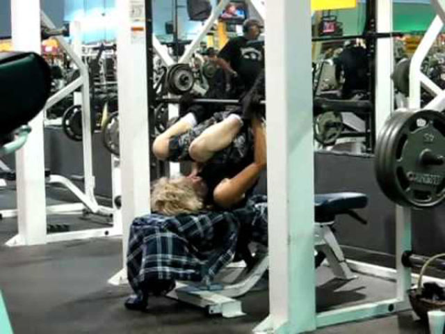 Hilarious Gym Moments Caught on Camera