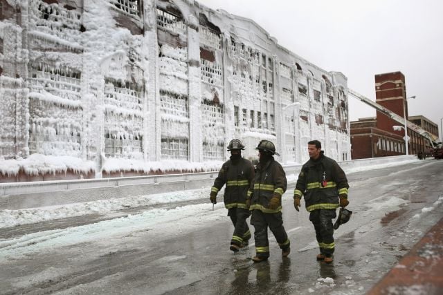 Stunning Photos of Frozen Chicago Fire