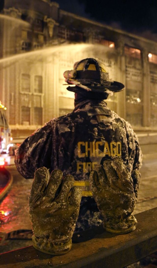 Stunning Photos of Frozen Chicago Fire